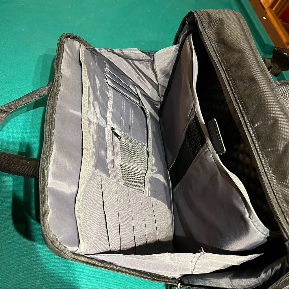 Dell Laptop Briefcase-messenger style, with heavy adjustable shoulder strap